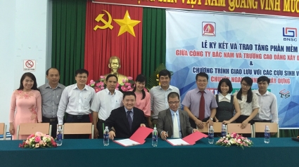 Lễ ký kết hợp tác với Trường Cao đẳng xây dựng sô 2 (Bộ XD)